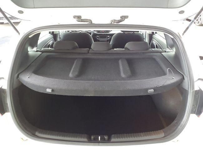 Usado Hyundai i30 120 CV (88 kW) 2024 Blanco Berlina