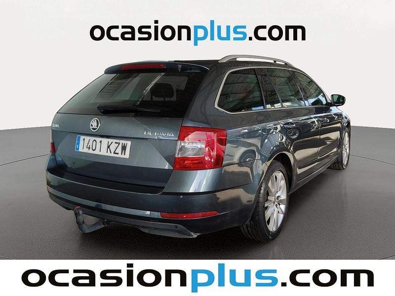 Usado Skoda Octavia 150 CV (110 kW) 2019 Gris Familiar