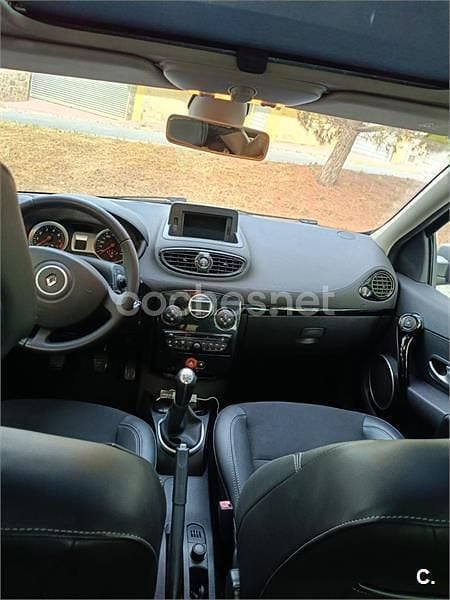 Negro Usado 2012 Renault Clio IV Dynamique Berlina | 5700 € (Buen precio) - Imagen 1/1