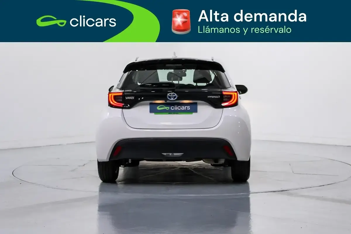 Usado Toyota Yaris Active 75 CV (55 kW) 2021 Blanco Utilitario