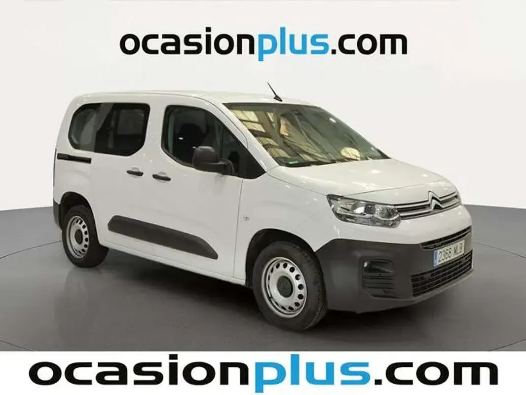 Usado Citroën Berlingo Live 102 CV (75 kW) 2023 Blanco Monovolumen