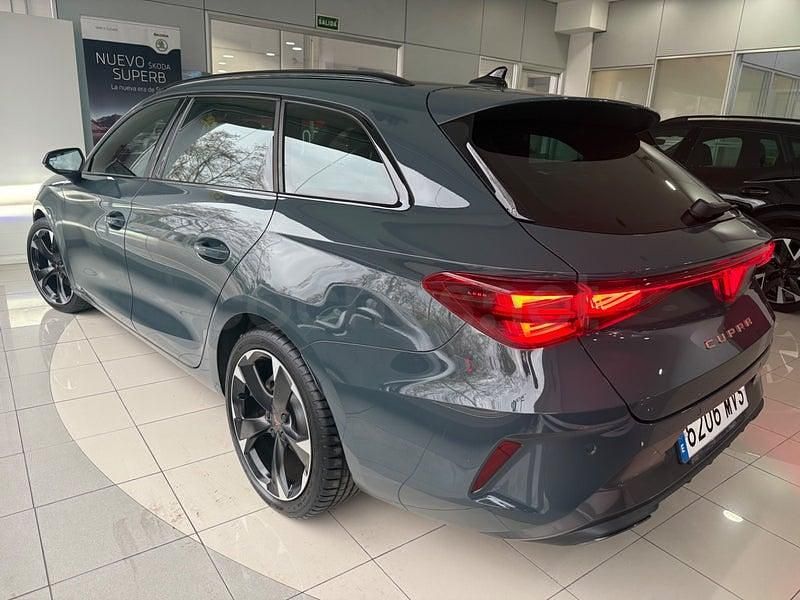 Usado Cupra Leon 150 CV (110 kW) 2025 Azul Familiar