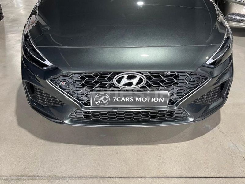 Gris / plata Usado 2023 Hyundai i30 N Line Berlina | 23.800 € (Precio justo) - Imagen 1/4