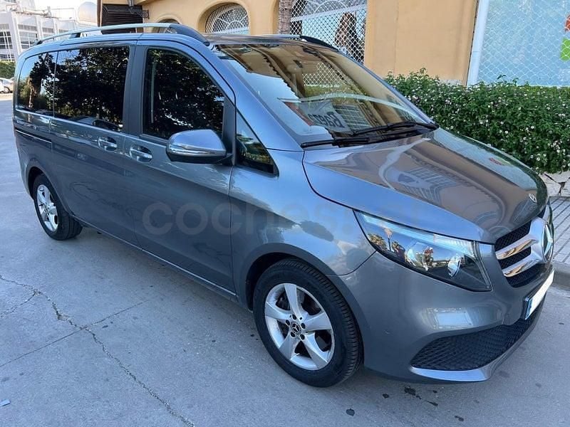 Usado Mercedes V220 Avantgarde 163 CV (119 kW) 2021 Gris / plata Monovolumen