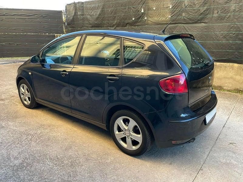 Usado Seat Altea Reference 105 CV (77 kW) 2007 Negro Monovolumen