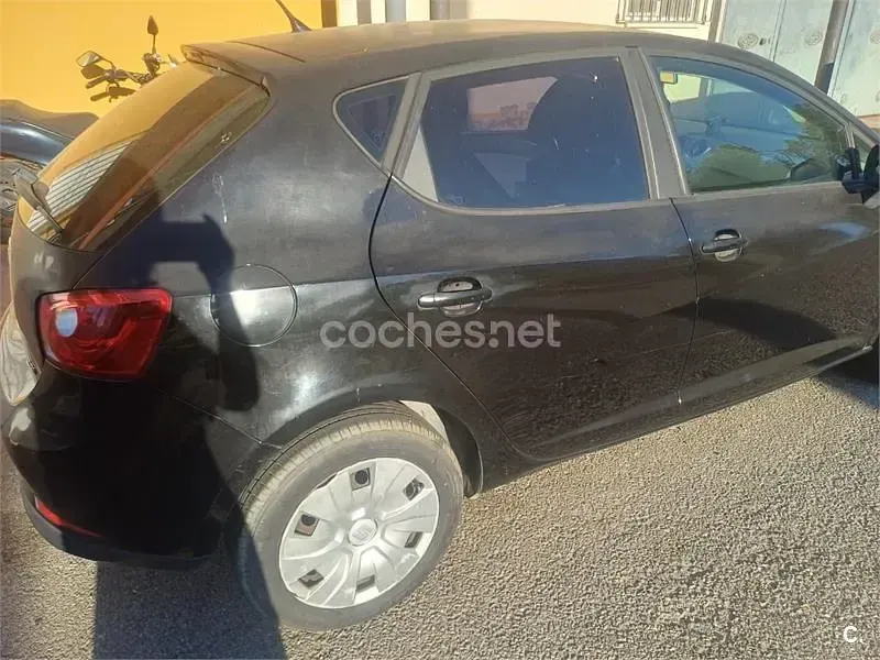 Usado Seat Ibiza Reference 90 CV (66 kW) 2015 Negro Berlina