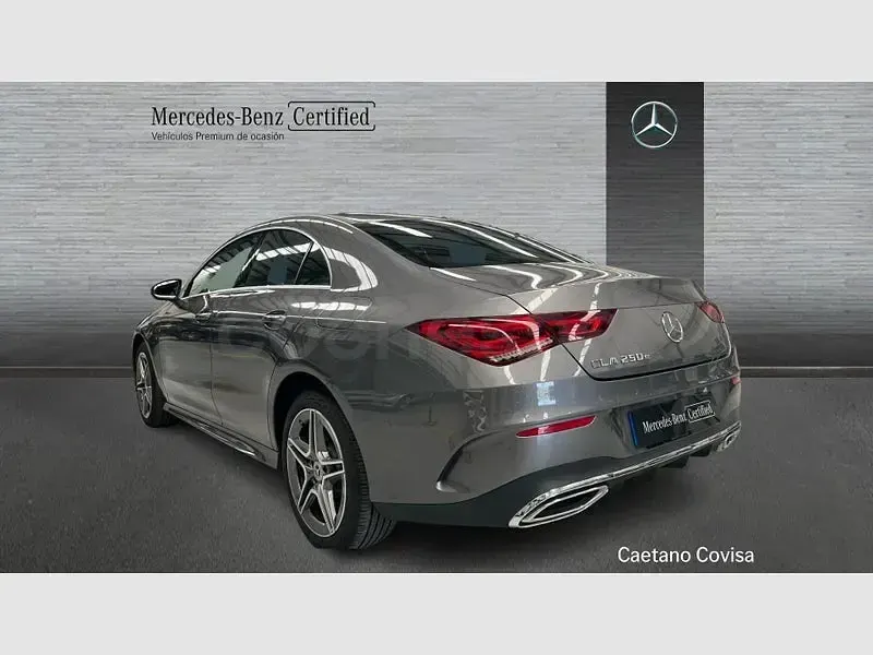 Usado Mercedes CLA250e 218 CV (160 kW) 2023 Gris / plata Coupe