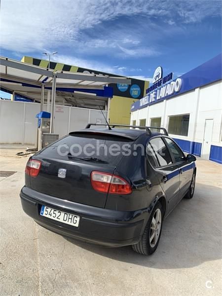 Usado Seat Leon Sport 130 CV (95 kW) 2005 Negro Berlina