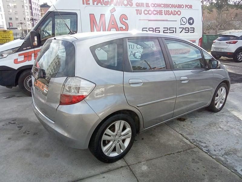 Usado Honda Jazz Executive 100 CV (73 kW) 2009 Gris / plata Utilitario
