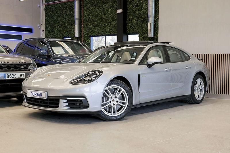 Usado Porsche Panamera 462 CV (339 kW) 2018 Gris claro Familiar