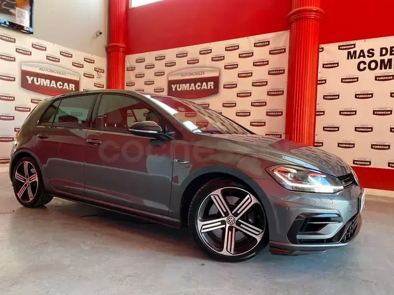 Usado VW Golf VII R 310 CV (228 kW) 2018 Gris / plata Berlina