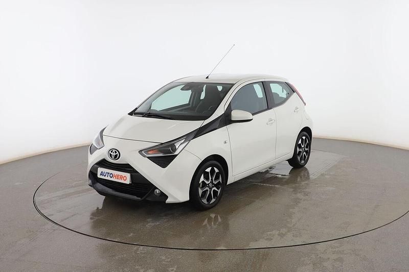 Usado Toyota Aygo X-play 72 CV (52 kW) 2019 Blanco Utilitario