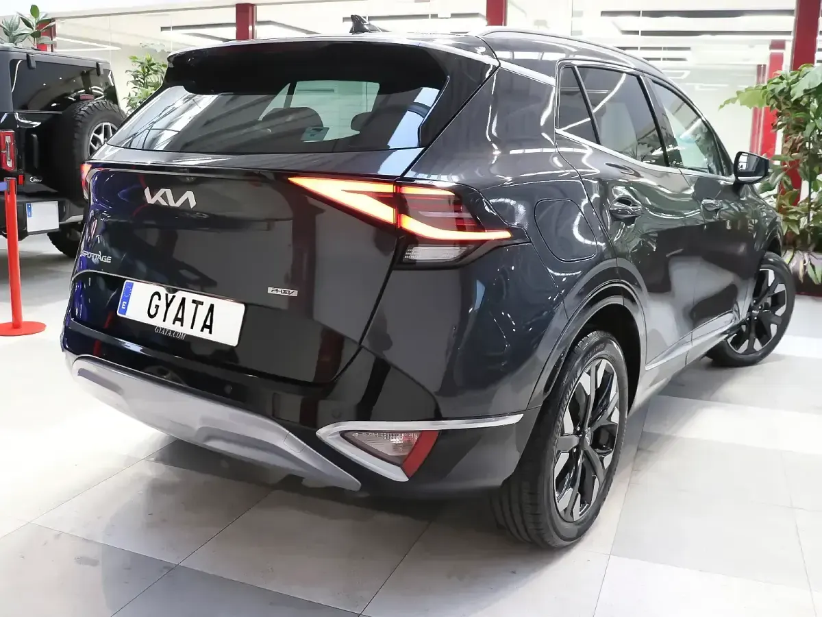 Usado Kia Sportage 265 CV (194 kW) 2022 Gris / plata SUV