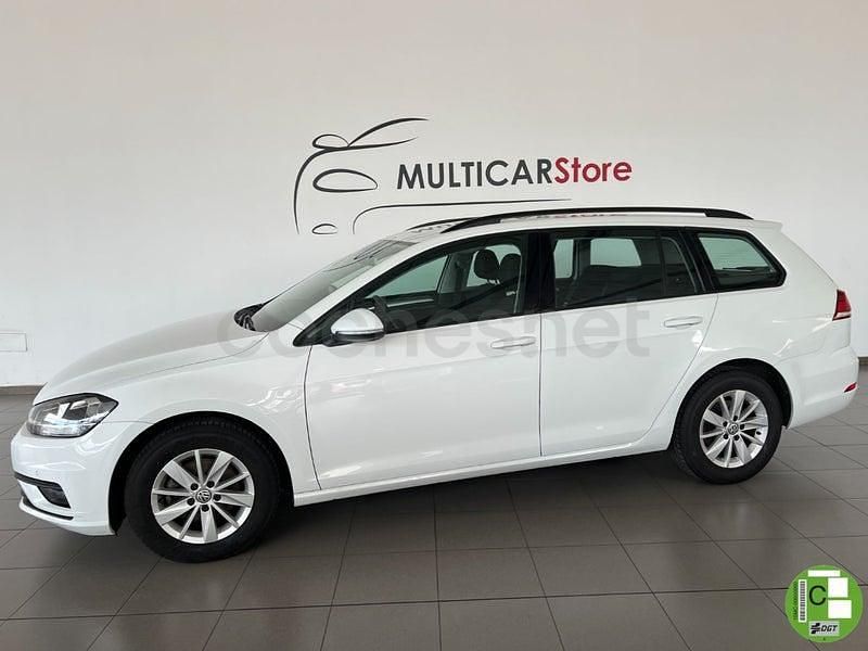 Usado VW Golf VII Advance 115 CV (84 kW) 2020 Blanco Familiar