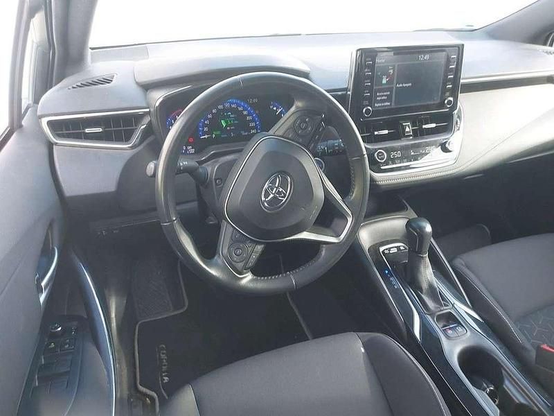 Usado Toyota Corolla Active 122 CV (89 kW) 2021 Blanco Utilitario