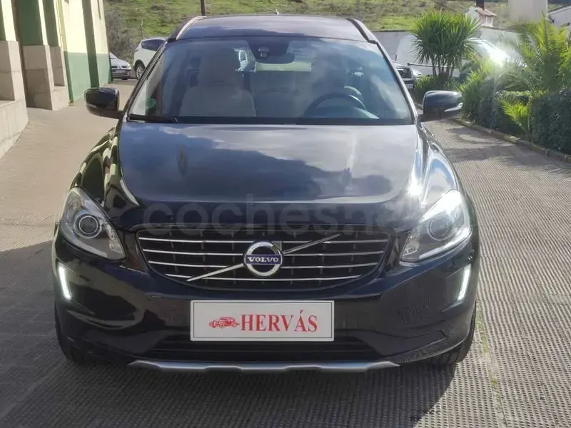 Begagnad Volvo XC60 Momentum 190 HK (139 kW) 2017 Svart SUV