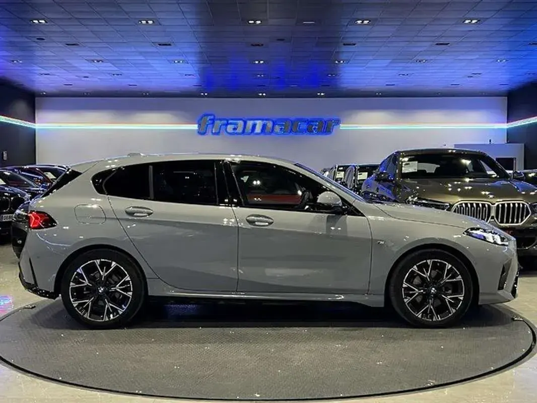 Usado BMW 116 Sport Line 163 CV (119 kW) 2025 Gris Utilitario