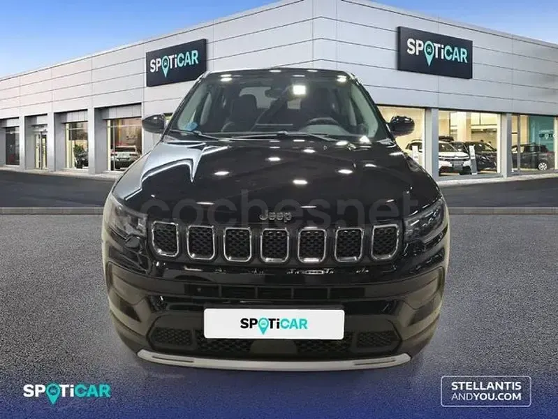 Usado Jeep Compass Summit 130 CV (95 kW) 2024 Negro SUV