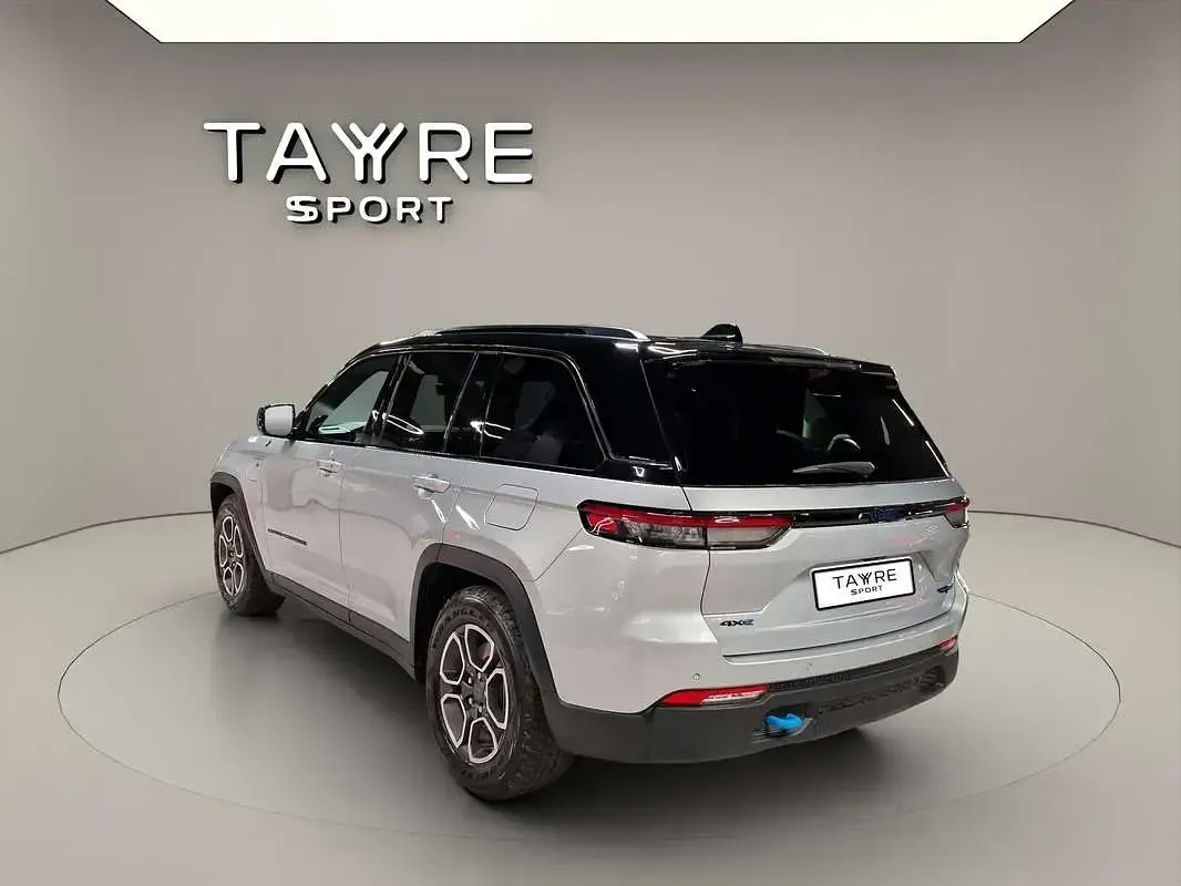 Usado Jeep Grand Cherokee Trailhawk 381 CV (280 kW) 2024 Gris SUV