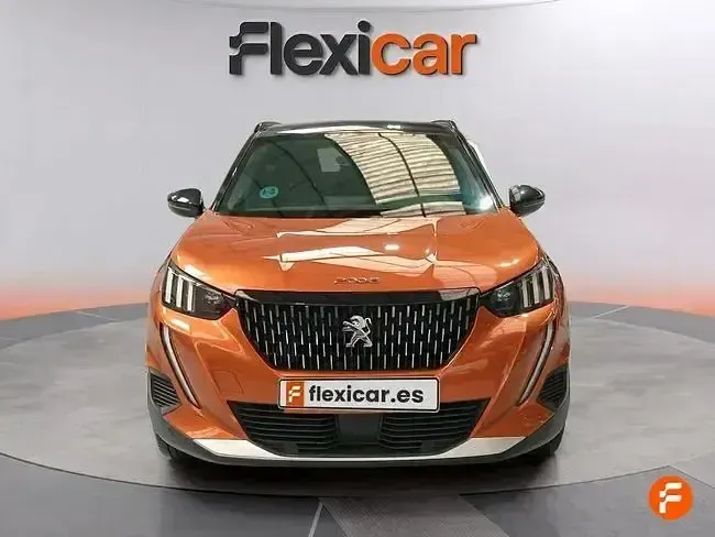 Usado Peugeot 2008 GT 130 CV (95 kW) 2023 Naranja SUV