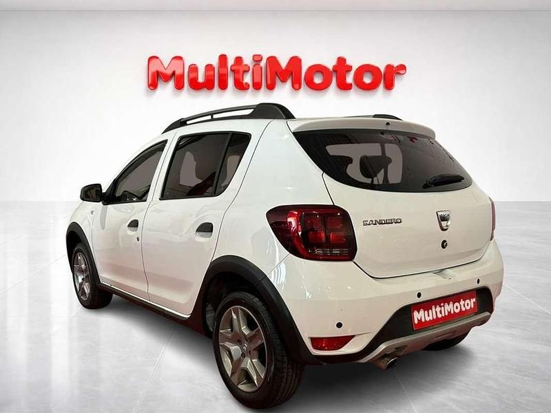 Usado Dacia Sandero Essentiel 90 CV (66 kW) 2019 Blanco Utilitario