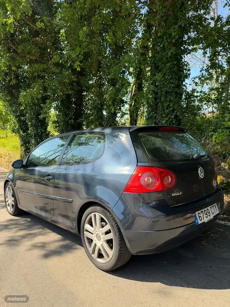 Usado VW Golf V 110 CV (80 kW) 2005 Azul Utilitario
