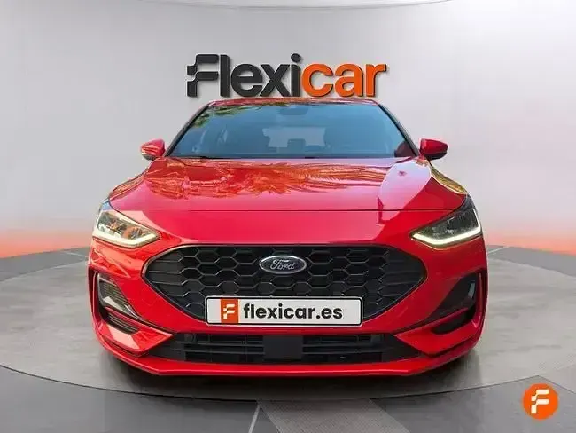 Usado Ford Focus ST-Line 125 CV (91 kW) 2022 Rojo Berlina
