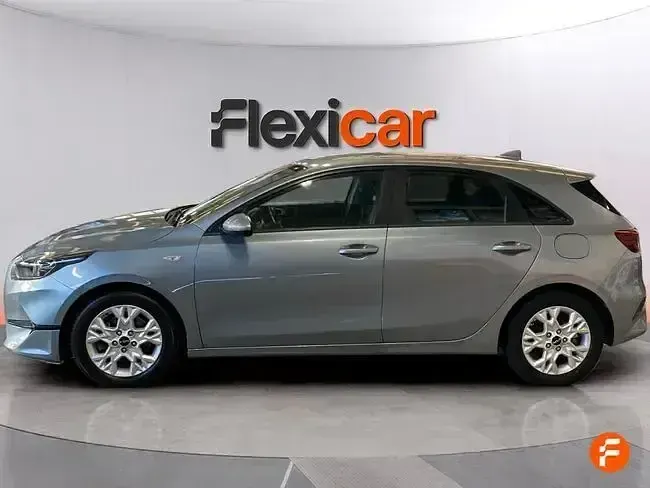 Usado Kia Ceed 100 CV (73 kW) 2021 Gris Utilitario