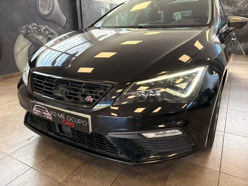 Usado Seat Leon FR 125 CV (91 kW) 2018 Negro Familiar