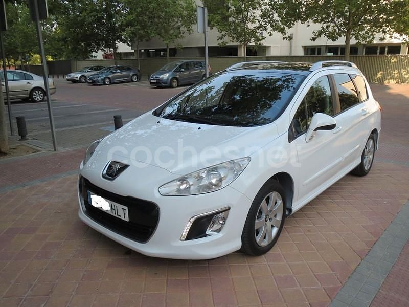 Blanco Usado 2012 Peugeot 308 Active Familiar | 5995 € (Buen precio) - Imagen 1/4