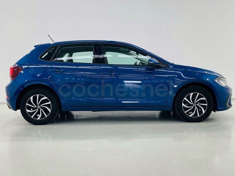 Usado VW Polo Life 95 CV (69 kW) 2023 Azul Berlina