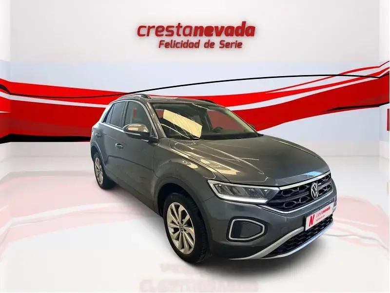 Usado VW T-Roc Life 115 CV (84 kW) 2022 Gris SUV