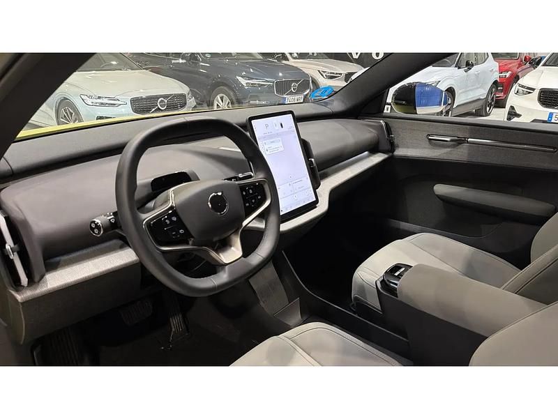 Usado Volvo EX30 Plus 200 kW (272 HP) 2024 Amarelo SUV