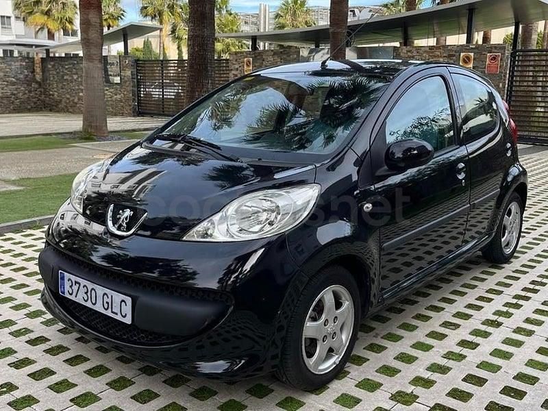 Usado Peugeot 107 68 CV (50 kW) 2009 Negro Utilitario