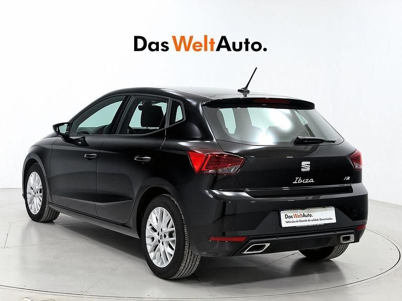 Usado Seat Ibiza FR 115 CV (84 kW) 2024 Negro Utilitario
