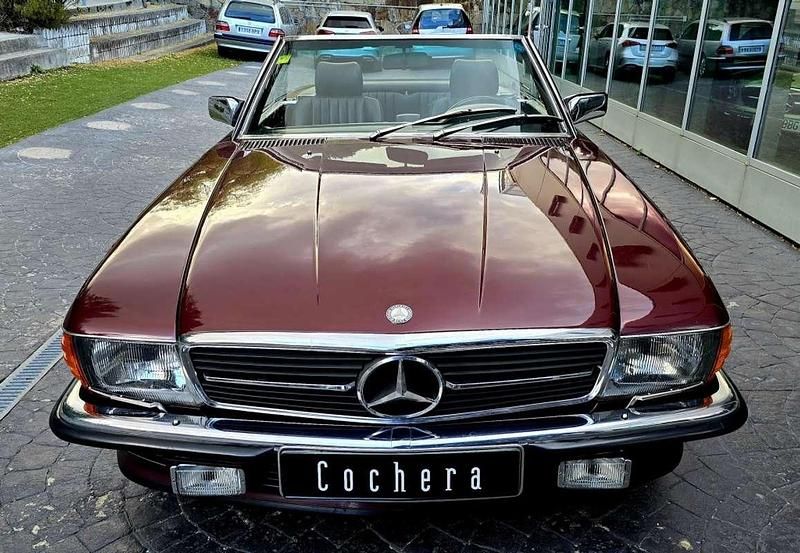 Usado Mercedes SL500 1986 Burdeos Descapotable
