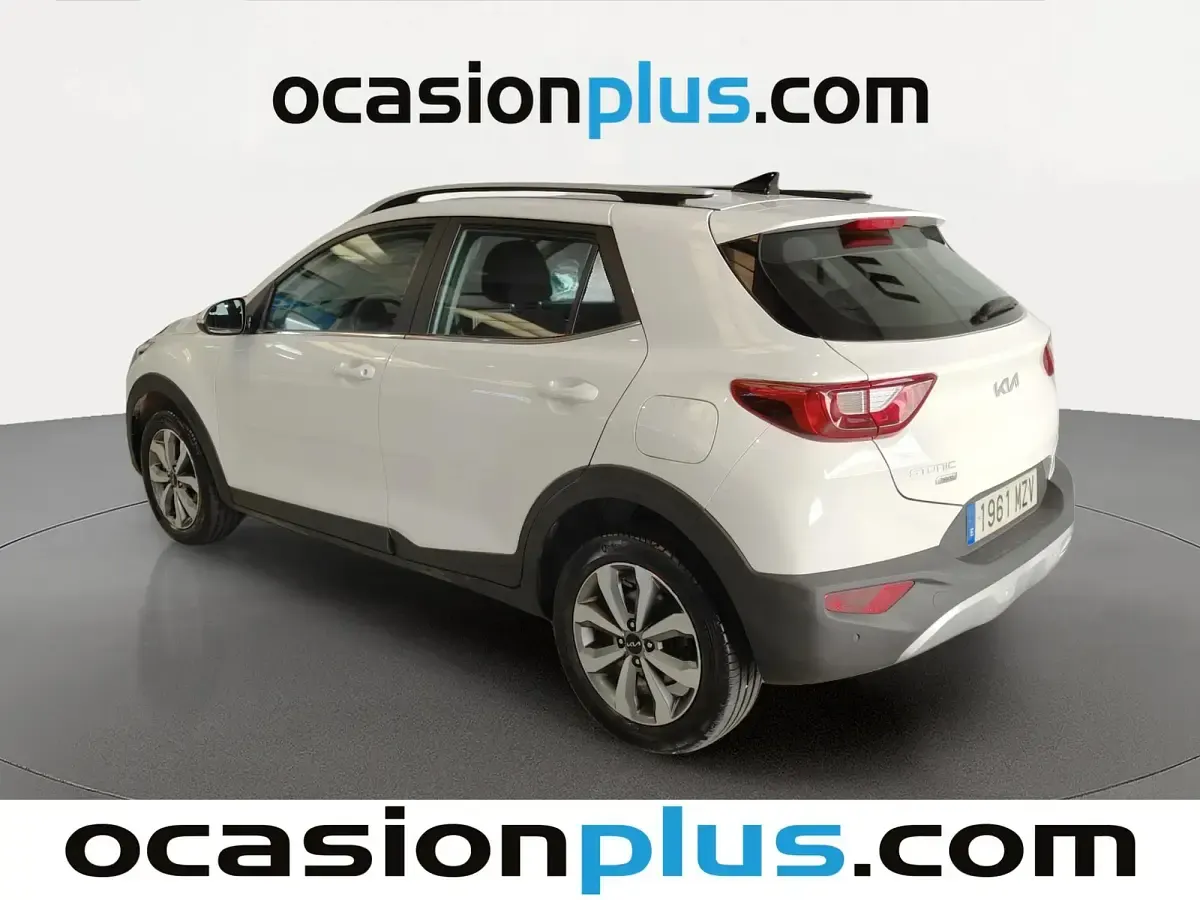 Usado Kia Stonic 101 CV (74 kW) 2025 Blanco SUV