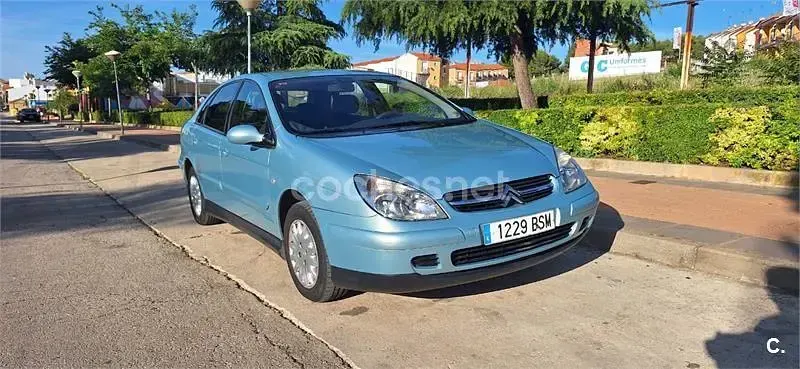 Usado Citroën C5 110 CV (80 kW) 2002 Verde Berlina