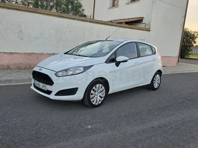 Usado Ford Fiesta Titanium 85 CV (62 kW) 2017 Blanco Utilitario