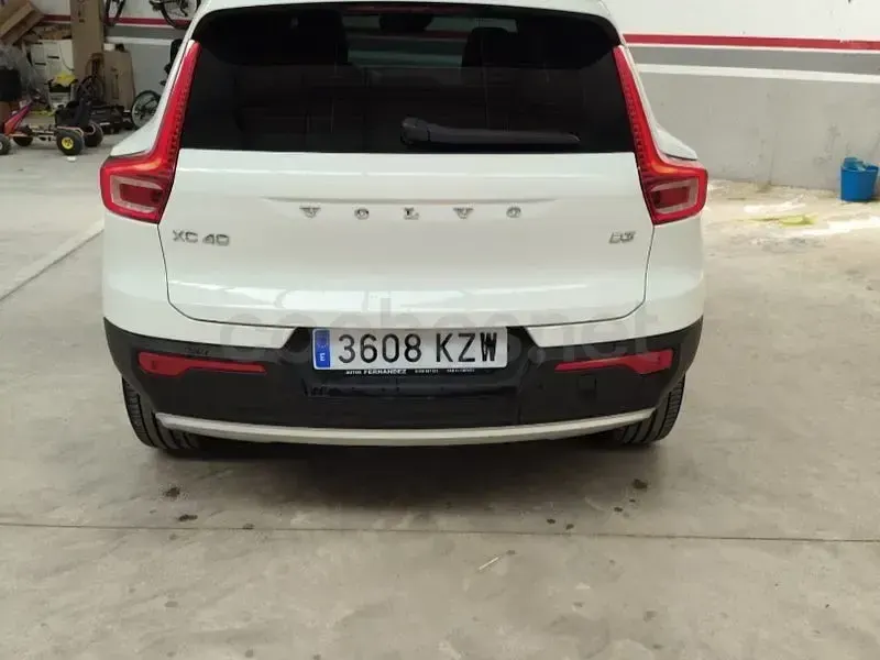 Usado Volvo XC40 150 CV (110 kW) 2019 Blanco SUV