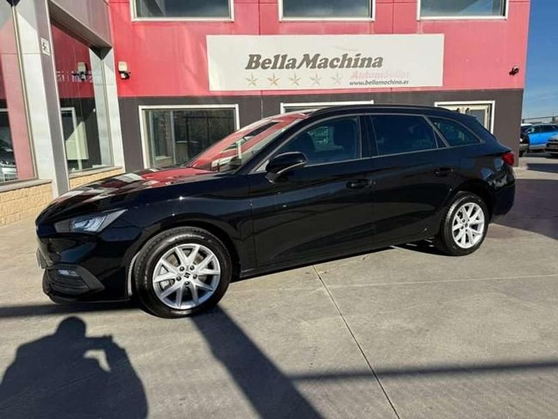 Usado Seat Leon ST Style 150 CV (110 kW) 2022 Negro Familiar