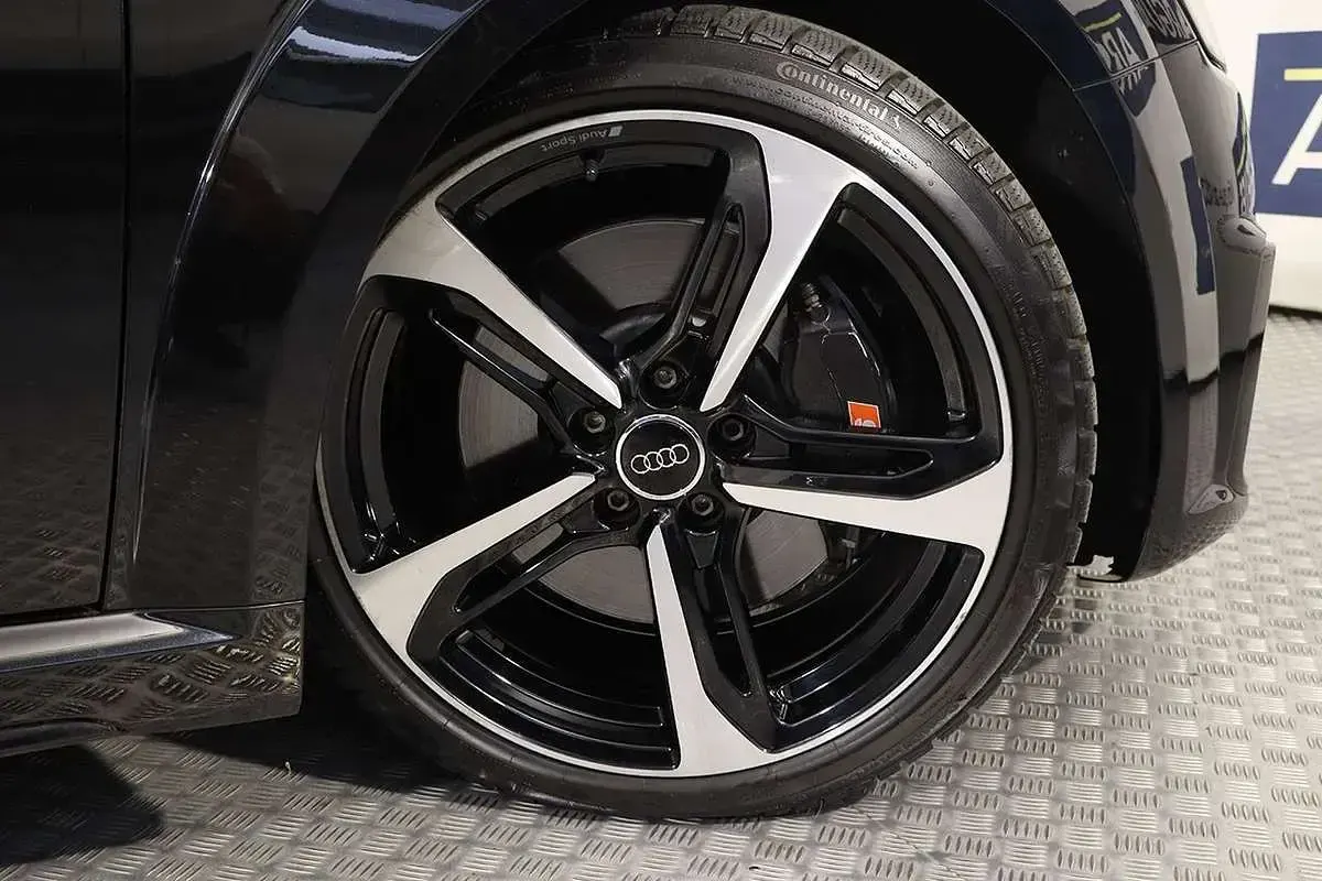 Usado Audi TT Roadster Advanced 320 CV (235 kW) 2023 Negro Descapotable