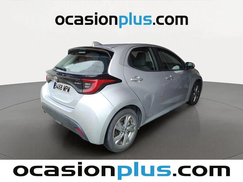Usado Toyota Yaris Active 116 CV (85 kW) 2024 Gris Utilitario
