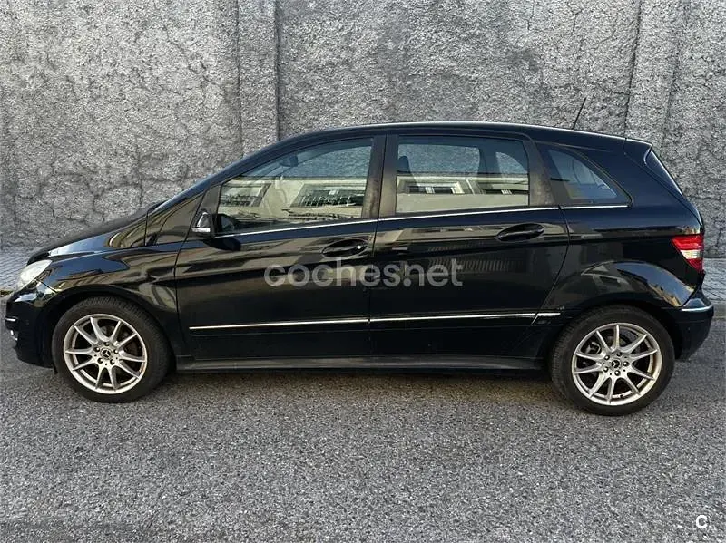 Usado Mercedes B180 Sport Edition 109 CV (80 kW) 2009 Negro Monovolumen