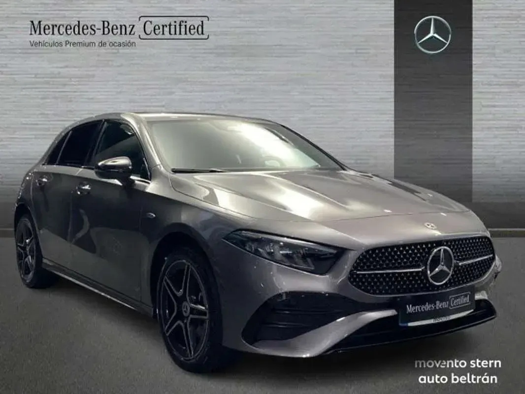Usado Mercedes A250 Advanced 218 CV (160 kW) 2025 Gris Utilitario