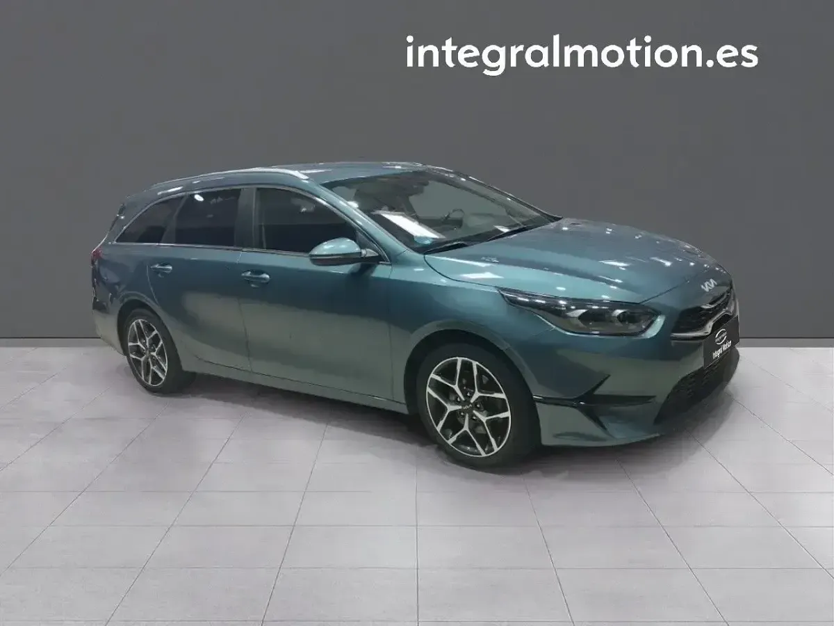 Usado Kia Ceed 119 CV (87 kW) 2022 Gris Utilitario