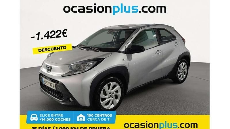 Gris Usado 2024 Toyota Aygo Play Utilitario | 12.694 € (Buen precio) - Imagen 1/4