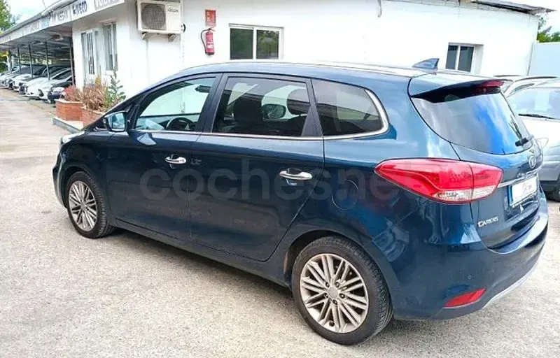 Usado Kia Carens 135 CV (99 kW) 2017 Azul Monovolumen