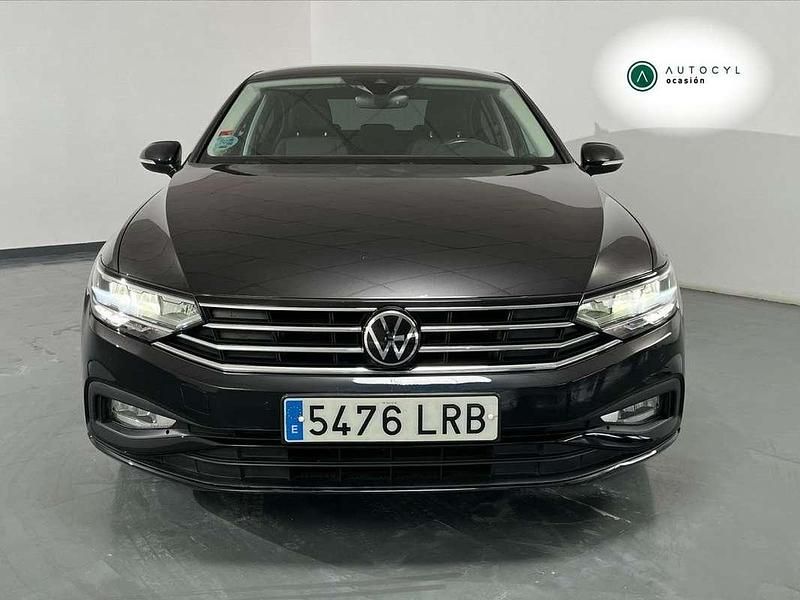 Usado VW Passat Business 122 CV (89 kW) 2022 Azul Familiar