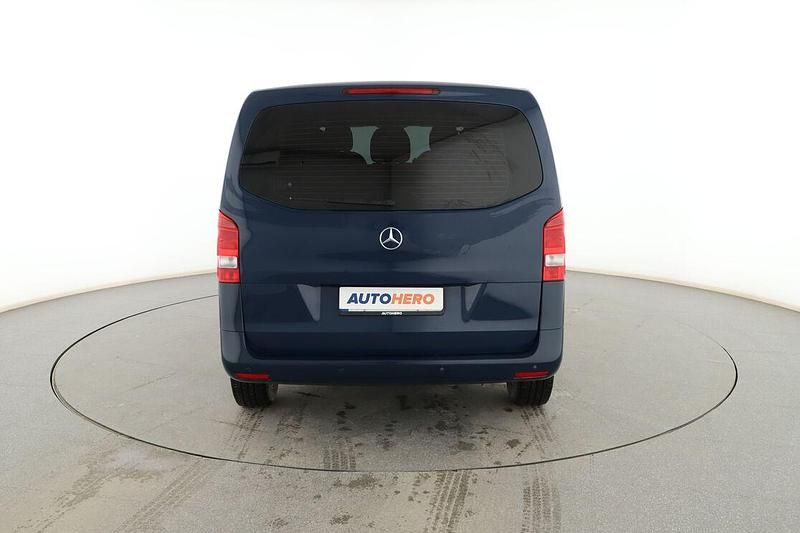 Usado Mercedes Vito 135 CV (99 kW) 2017 Azul Van